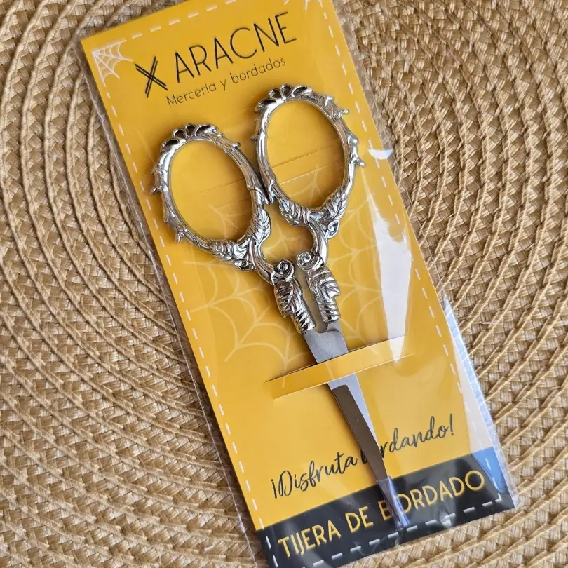 tijera de bordado con diseños - yura (3).webp