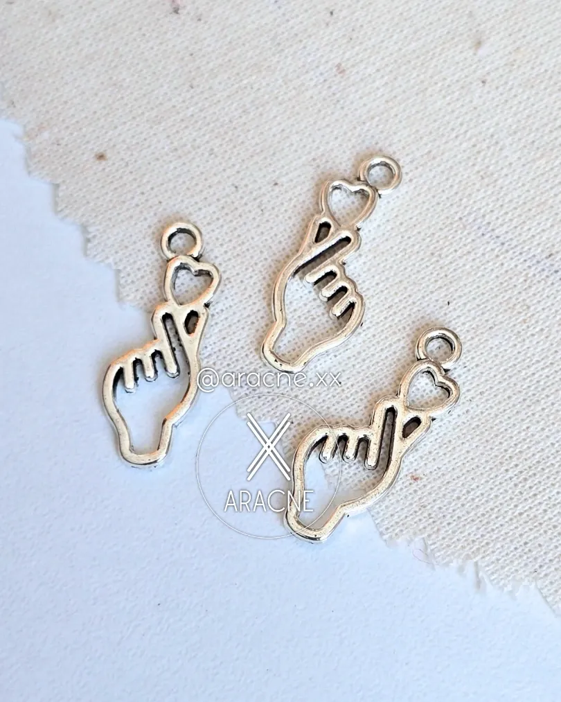 dije corazon koreano (1).webp