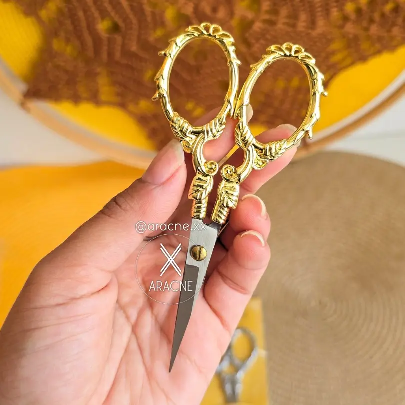 Tijera Yura (Dorado)