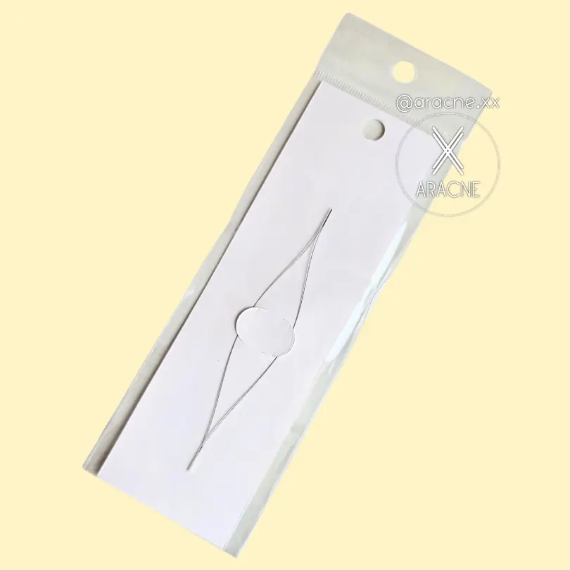 Aguja-enhebrador para mostacilla