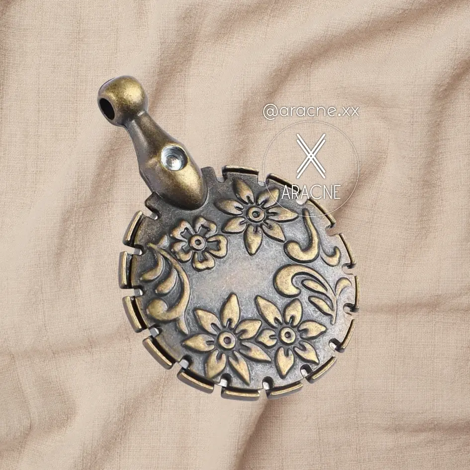 Dije cortador (Dorado)